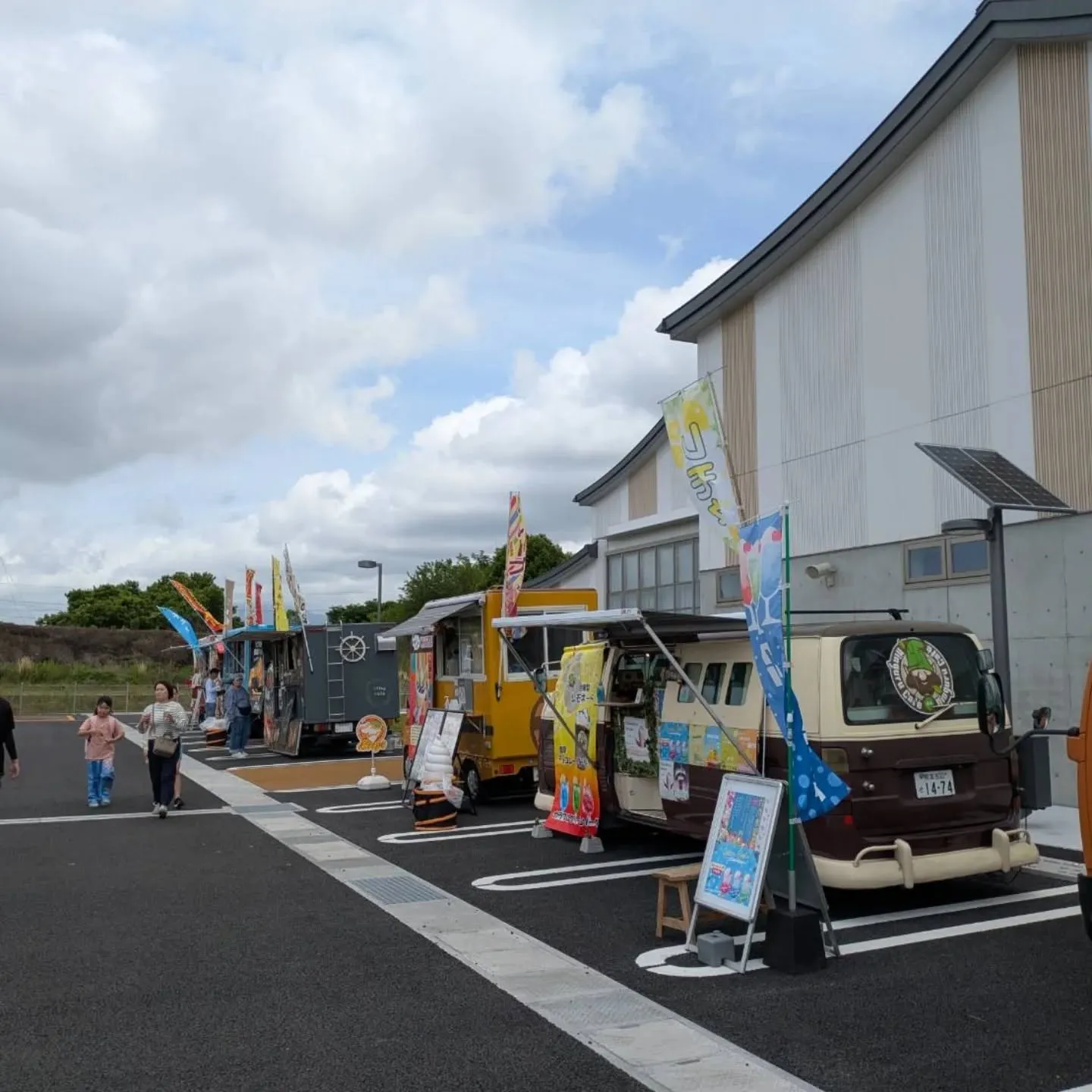 4月1日に、家から程近い益城町仮説役場跡地にオープンした「益...