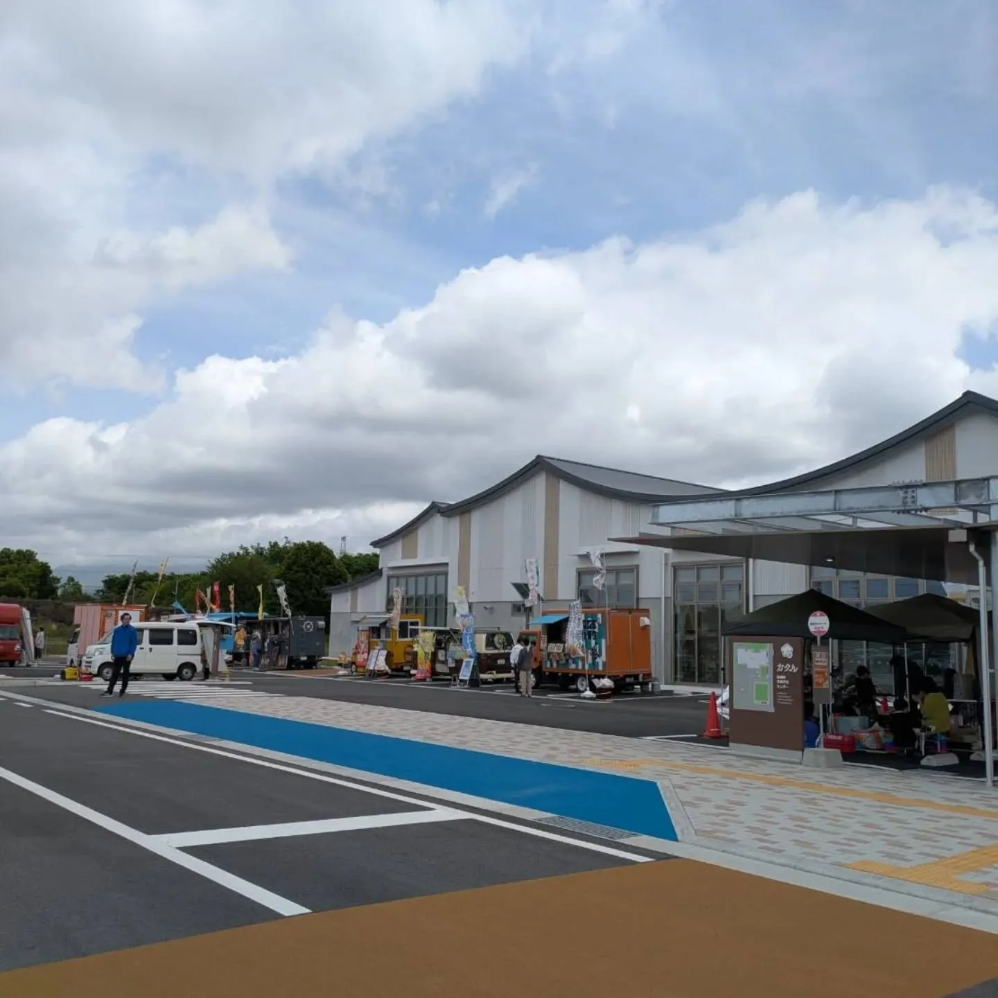 4月1日に、家から程近い益城町仮説役場跡地にオープンした「益...